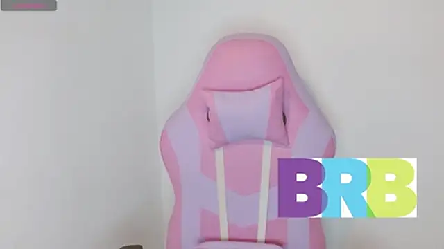 yulissa18 online show from April 23, 8:55 pm