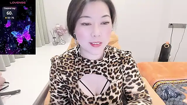 Snapshot of Crystal_Wings chatting on January 9, 1:47 pm Crystal Wings online show from January 9, 1:47 pm