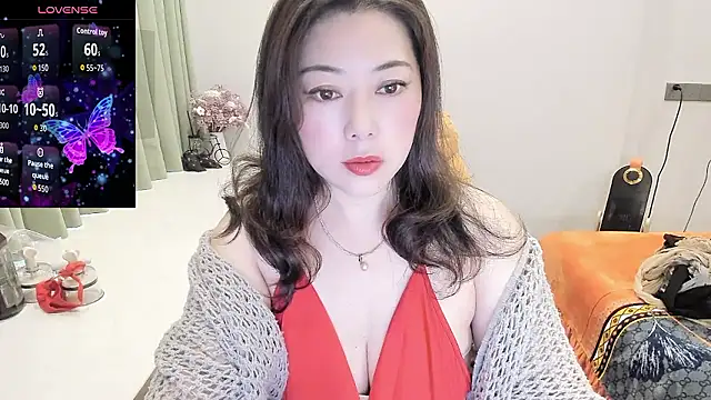 Snapshot of Crystal_Wings chatting on January 19, 1:20 am Crystal Wings online show from January 19, 1:20 am