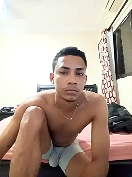 Snapshot of HomeTrypsin chatting on February 26, 6:12 am HomeTrypsin online show from February 26, 6:12 am