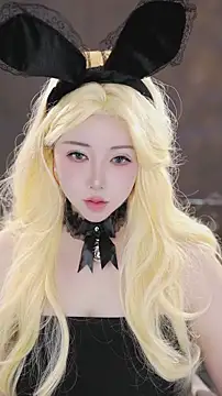 Qiaoqiao  online show from November 18, 4:33 pm