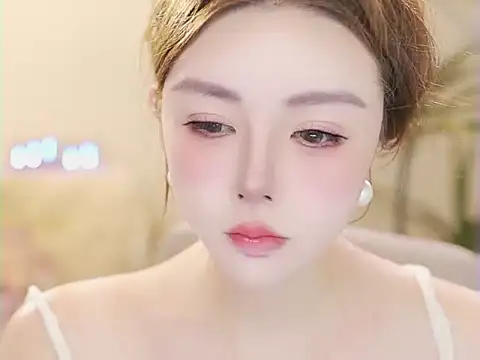 Qiaoqiao  online show from June 30, 4:08 pm