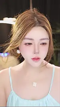 Qiaoqiao  online show from July 12, 7:49 pm
