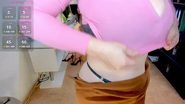 Snapshot of Butterflyblue_dream chatting on January 16, 6:34 pm Butterflyblue dream online show from January 16, 6:34 pm