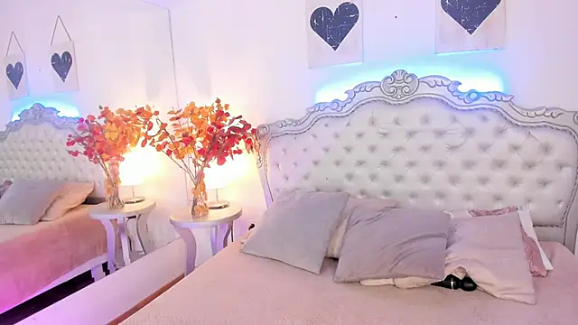 Snapshot of NiaColusi chatting on November 17, 6:57 pm NiaColusi online show from November 17, 6:57 pm