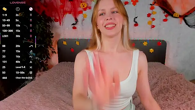  Sandra Tender  online show from November 5, 7:30 am