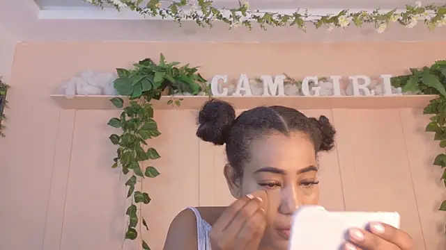 Snapshot of flavia_cruz chatting on July 9, 12:20 pm flavia cruz online show from July 9, 12:20 pm