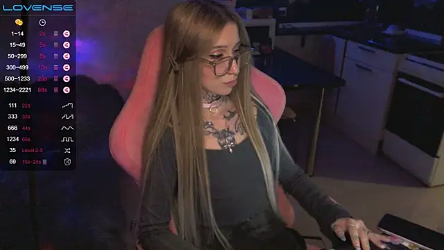 yngmilf online show from March 13, 3:33 am