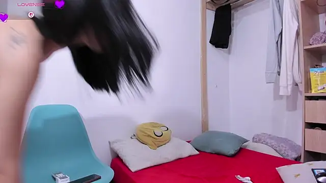 Snapshot of LilitRobins chatting on January 13, 7:52 pm LilitRobins online show from January 13, 7:52 pm