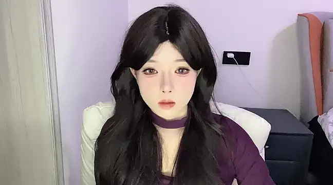 Snapshot of Q-ing chatting on March 6, 10:41 am Q-ing online show from March 6, 10:41 am