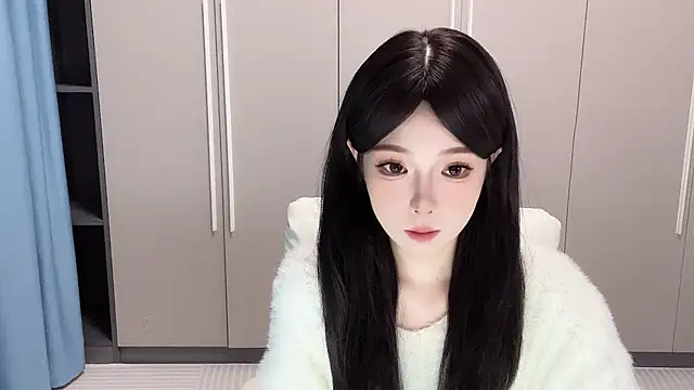 Snapshot of Q-ing chatting on October 15, 1:44 pm Q-ing online show from October 15, 1:44 pm