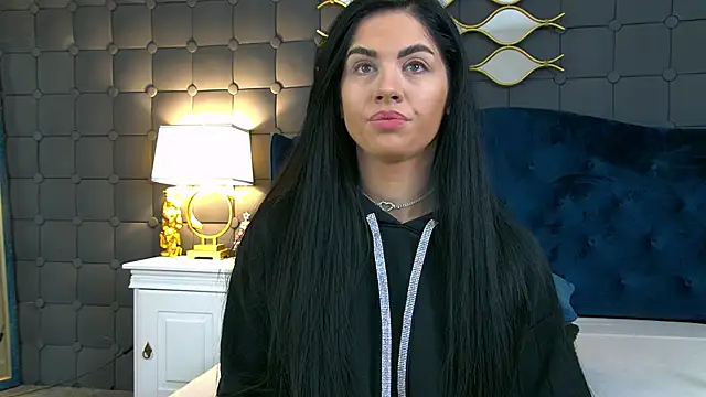 Snapshot of LeyaCass chatting on January 9, 5:21 am LeyaCass online show from January 9, 5:21 am