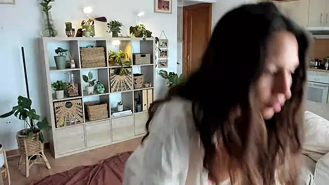 desertd2310 online show from January 18, 3:59 pm