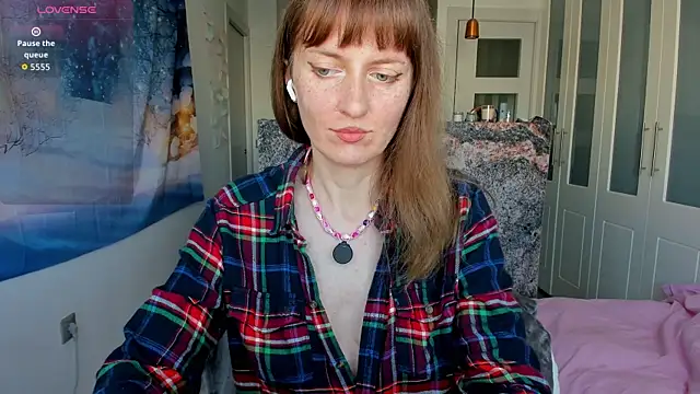 YourSexyNeighbour online show from January 11, 3:06 pm