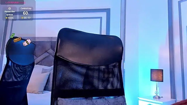 TaniaSmith1 online show from February 3, 10:21 pm