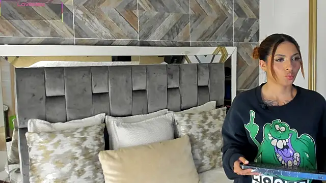 TaniaSmith1 online show from November 20, 11:04 pm