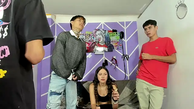 Snapshot of Fresahot2005 chatting on December 11, 7:57 pm Fresahot2005 online show from December 11, 7:57 pm