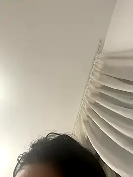 amirahylerr online show from October 31, 8:32 pm