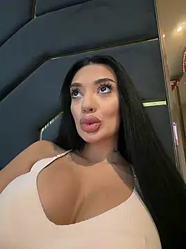 amirahylerr online show from March 9, 7:07 pm