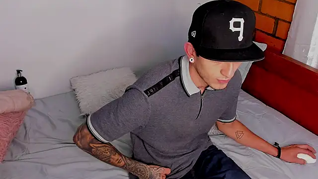 Snapshot of _NATAHSA_ chatting on January 5, 1:56 am NATAHSA online show from January 5, 1:56 am