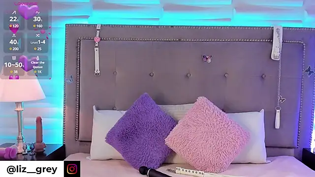 Liz grey  online show from March 4, 8:27 pm