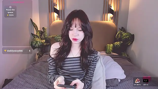 NikkiMiltons online show from December 14, 2:44 pm