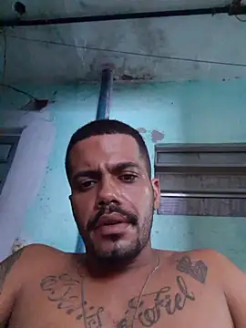 Snapshot of Srdan28 chatting on April 16, 7:53 am Srdan28 online show from April 16, 7:53 am