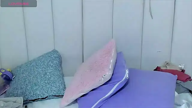 brithany rousee online show from March 4, 10:38 pm