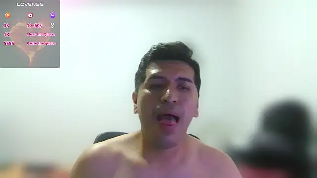 ThiagoLove01 online show from January 19, 2:15 am