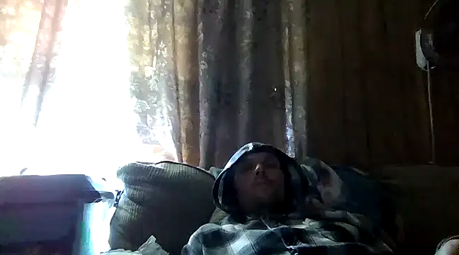 Snapshot of luke_thighwalker2469 chatting on December 18, 10:13 pm luke thighwalker2469 online show from December 18, 10:13 pm