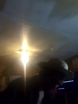 Snapshot of luke_thighwalker2469 chatting on December 22, 3:33 am luke thighwalker2469 online show from December 22, 3:33 am