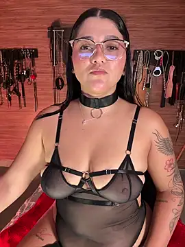 Snapshot of yey_bdsm chatting on June 6, 3:39 pm yey bdsm online show from June 6, 3:39 pm
