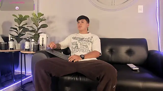 Cristopher strong online show from April 8, 11:43 am