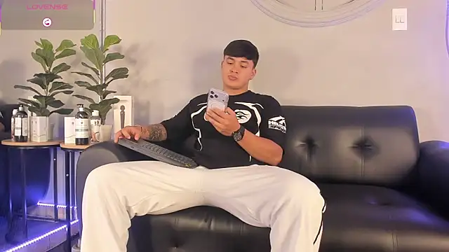 Cristopher strong online show from April 9, 1:27 pm