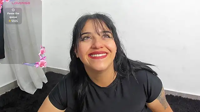 Snapshot of alyssa_magiic chatting on February 21, 6:37 pm alyssa magiic online show from February 21, 6:37 pm