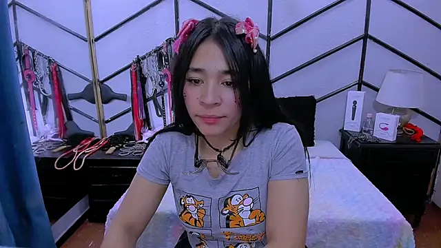 AlanaLuck online show from March 8, 3:45 pm