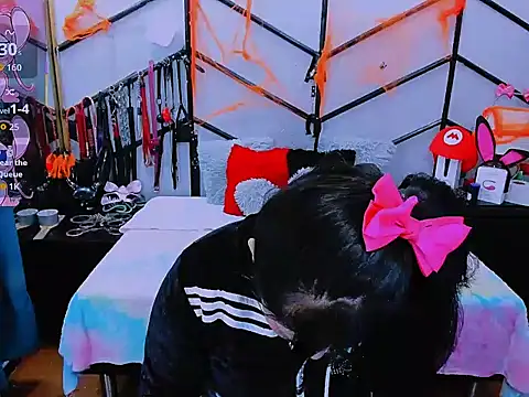 AlanaLuck online show from October 4, 12:03 pm