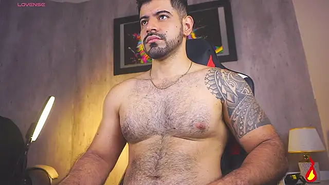 Snapshot of king_hard chatting on April 19, 9:41 am king hard online show from April 19, 9:41 am