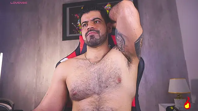 Snapshot of king_hard chatting on April 26, 1:31 pm king hard online show from April 26, 1:31 pm