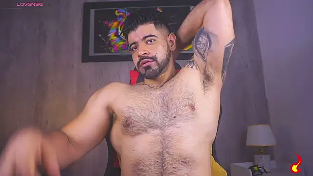 Snapshot of king_hard chatting on May 8, 9:47 am king hard online show from May 8, 9:47 am