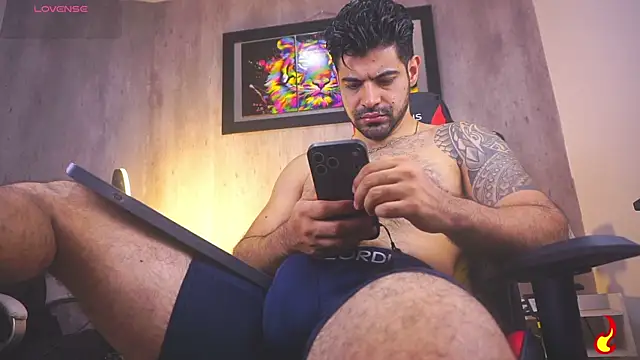 Snapshot of king_hard chatting on May 26, 9:49 am king hard online show from May 26, 9:49 am