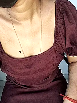 Snapshot of Ms_Neera chatting on February 19, 9:50 am Ms Neera online show from February 19, 9:50 am