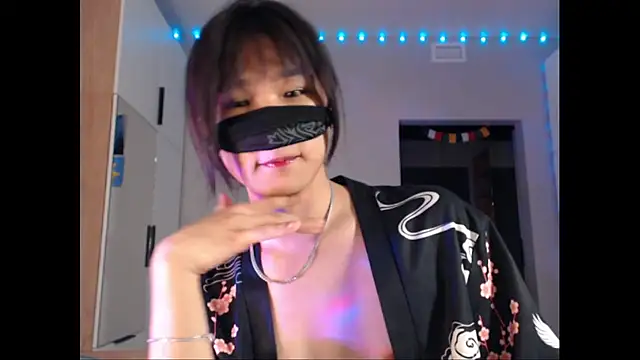 Snapshot of yukitori_2 chatting on February 12, 7:44 am yukitori 2 online show from February 12, 7:44 am