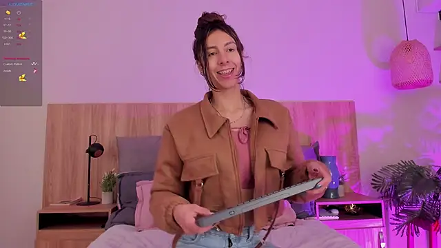 luna willians online show from October 6, 1:19 pm