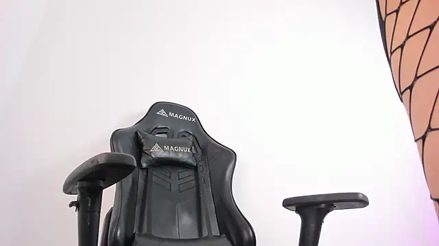 selena robertss  online show from October 18, 2:03 am