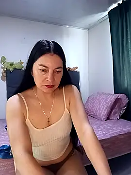 renata hot1 online show from October 27, 6:23 pm