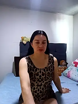 renata hot1 online show from December 17, 7:31 pm