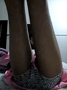 Snapshot of Hornylarka1 chatting on July 7, 9:52 pm Hornylarka1 online show from July 7, 9:52 pm