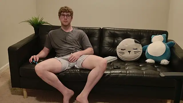 Snapshot of BlueEyedTallGuy94 chatting on September 13, 2:11 am BlueEyedTallGuy94 online show from September 13, 2:11 am