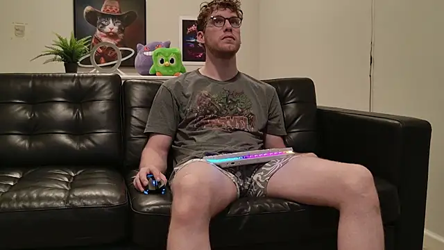 Snapshot of BlueEyedTallGuy94 chatting on October 9, 1:03 am BlueEyedTallGuy94 online show from October 9, 1:03 am